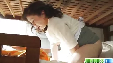 ប៊ីប៊ី dita ម្រាមដៃ pussy ម្រាមដៃដោយសារតែគាត់ចង់ជាមួយនឹង