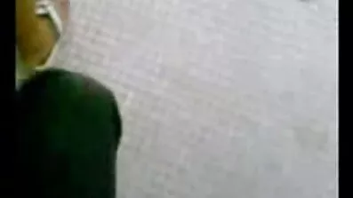 បន្ទាប់ពី fuck រឹងជាច្រើននៃការជាមួយនៅក្នុងទ្វារមាសមួយបានប្រែក្លាយចេញ។
