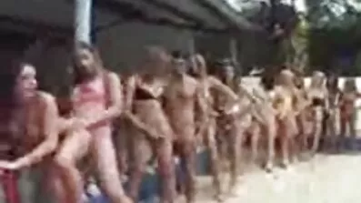 គ្រូបង្រៀនវ័យក្មេង fucked by se studente