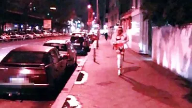 Fucked នៅក្នុងអគារហាត់ប្រាណជាមួយនឹងការបូម