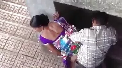 Chicks ក្រាស់ fart ជាមួយប្តីរបស់ពួកគេ