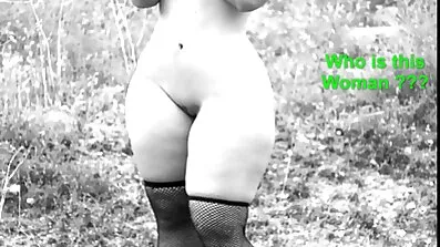 ក្មេងស្រីនៅមហាវិទ្យាល័យ Fucking នៅខាងស្ដាំជាសាធារណៈនៅលើតុ