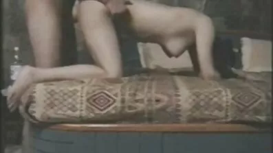 បុរសដែលរៀបការនិស្សិត fucks ដោយគ្មាន undressing oiled ជល់មាន់