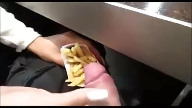 ធាត់វឺដ្យីន virgin fucked នៅក្នុងកោណពីរនៅក្នុងមុខតំណែងផ្សេងគ្នា។