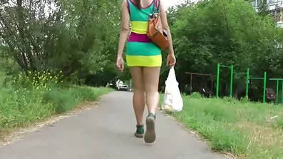 ឆ្កេ Tanned ត្រូវបាន fucked នៅលើគ្រែ