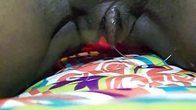 Cuckold បានអញ្ជើញមិត្តភក្តិនិងមើលពីរបៀបដើម្បី fuck មិត្តស្រីរបស់គាត់រហូតដល់ជាដើម