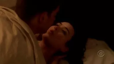 ក្មេងស្រីនេះបានលិទ្ធ pussy របស់នាងនិង clit