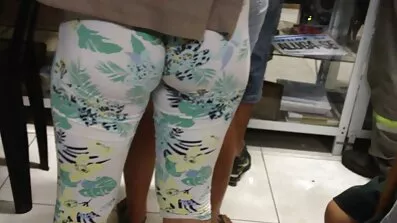 ទំពែក fucked ខ្មៅសក់បរាជ័យ chick