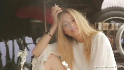 ប៍ន masturbating ជើងគ្រូខ្មៅជល់មាន់