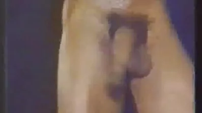 ស្ត្រីវ័យក្មេង Horny fucked ដោយអ្នកជិតខាង
